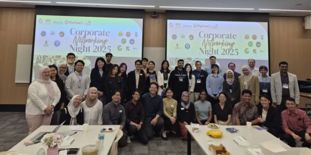 Grace Ng at a networking event.